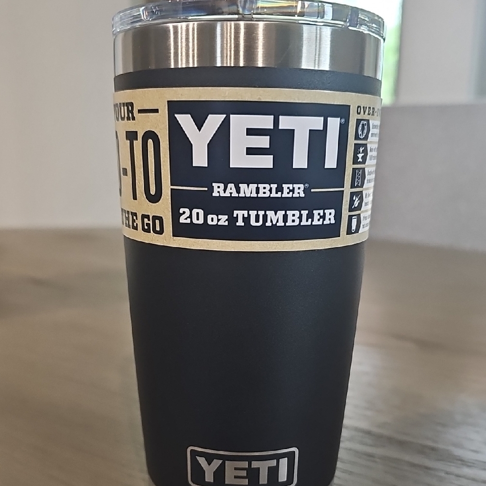 YETI Rambler 20 oz Tumbler - Black